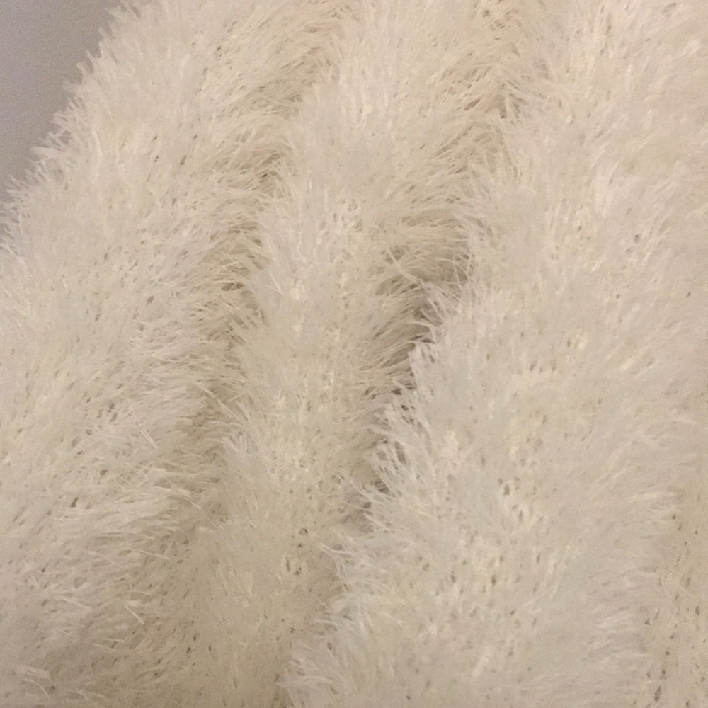 Fuzzy white jacket - Picture 6 of 6